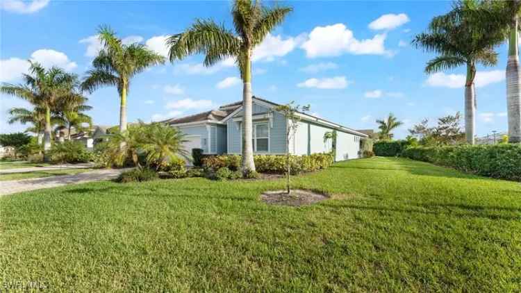 Single-family house For Sale in Bonita Springs, Florida