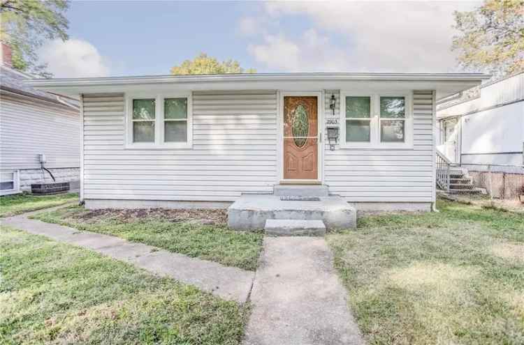 Single-family house For Sale in 2903, Warren Avenue, Granite City, Illinois