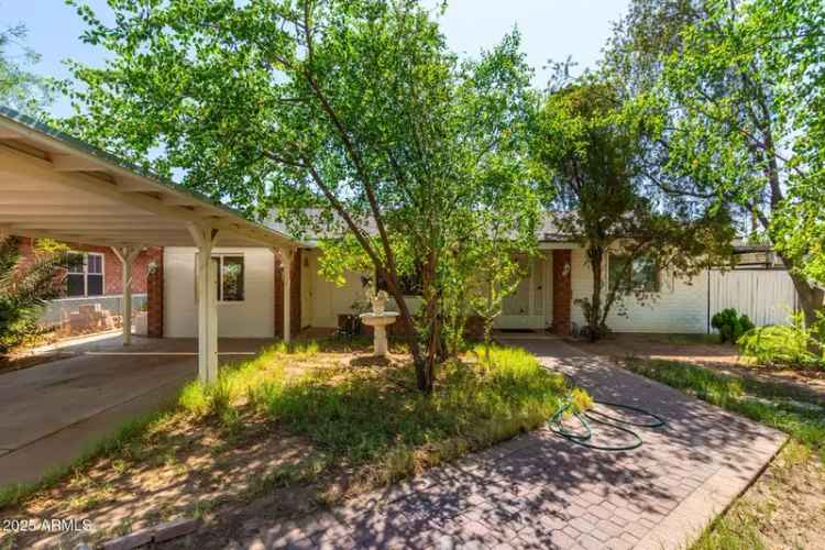 Single-family house For Sale in 2825, North 33rd Place, Phoenix, Arizona