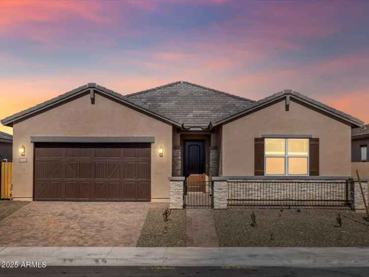 Single-family house For Sale in 17648, West Pierson Street, Goodyear, Arizona