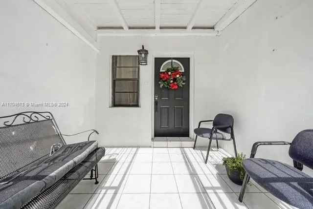 Single-family house For Sale in 29, Northeast 44th Street, Miami, Florida