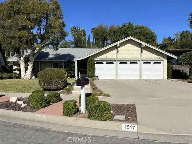 Single-family house For Sale in 1517, El Paso Lane, Fullerton, California