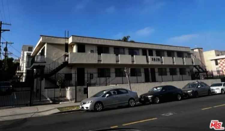 Multi-family house For Sale in 940, South Gramercy Place, Los Angeles, California