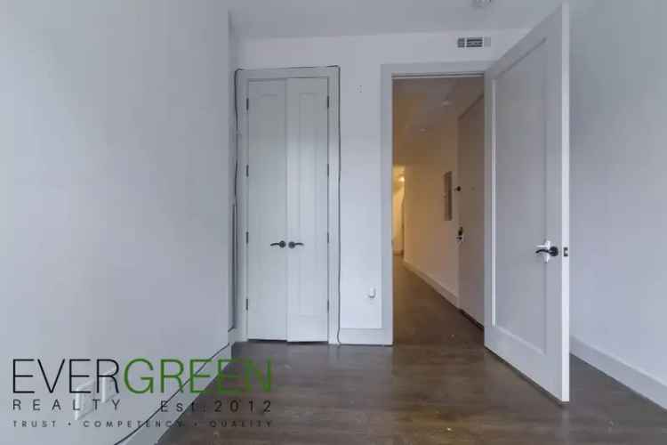 3 Bed Duplex for Rent - Modern Kitchen & Backyard