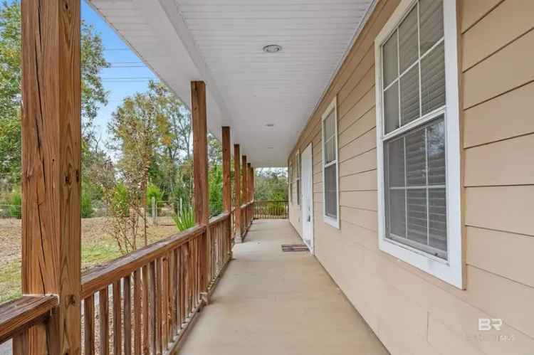 Single-family house For Sale in Elberta, Alabama