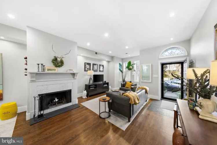 House For Sale in 1375, F Street Northeast, Washington, District of Columbia