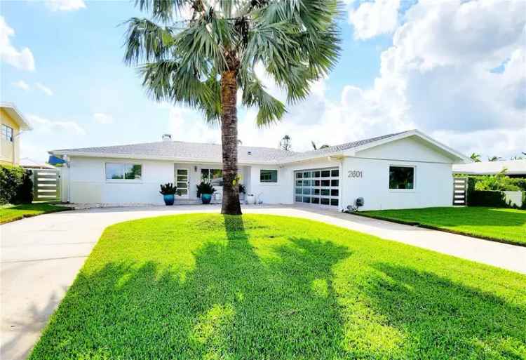 Single-family house For Sale in 2601, West Bay Isle Drive Southeast, Saint Petersburg, Florida