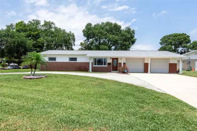 Single-family house For Sale in 3501, 10th Street Northeast, Saint Petersburg, Florida