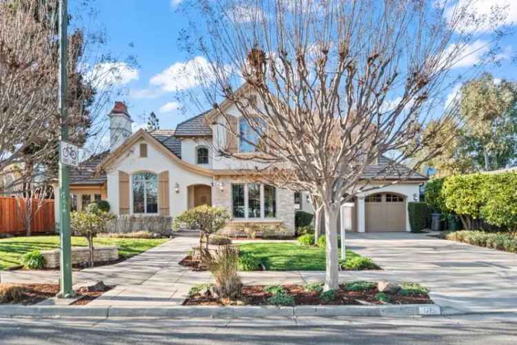 Single-family house For Sale in 1715, Willow Street, San Jose, California