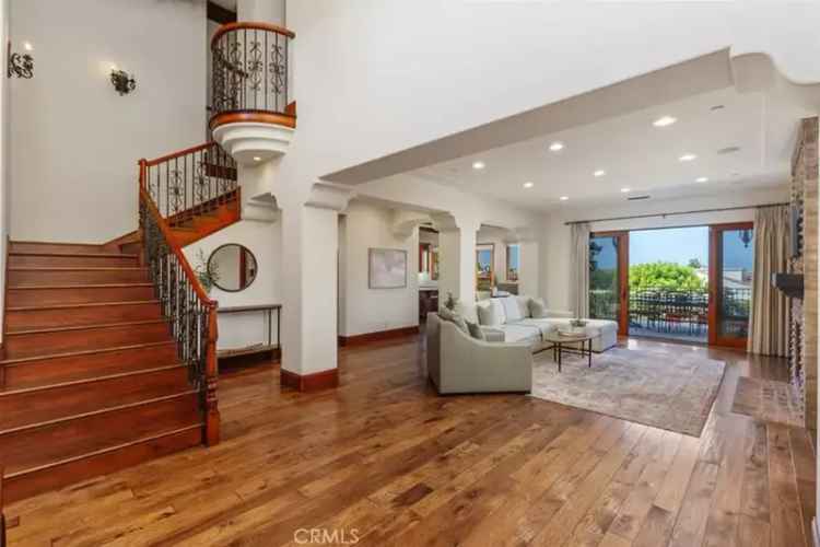 Single-family house For Sale in 33851, Chula Vista Avenue, Dana Point, California