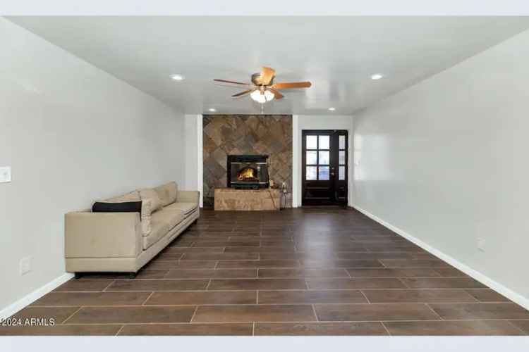 Single-family house For Sale in 3829, West Thunderbird Road, Phoenix, Arizona