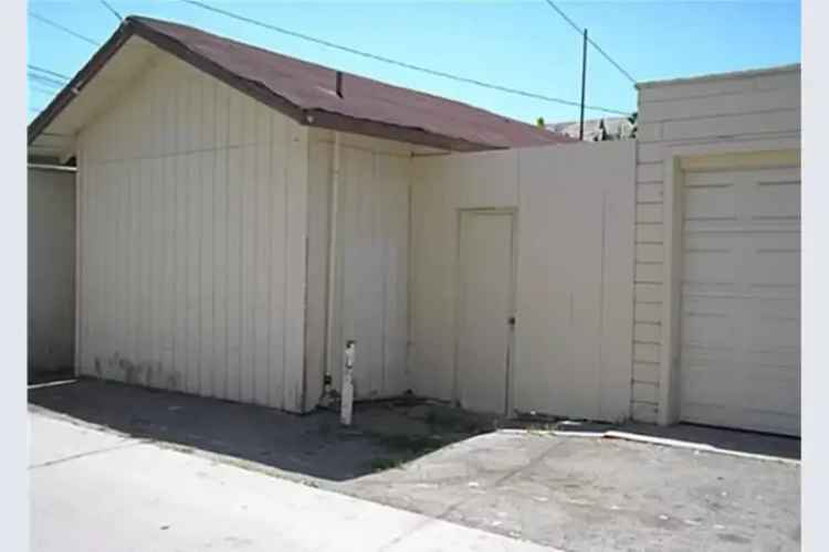 Single-family house For Sale in 1715, East 7th Street, Long Beach, California