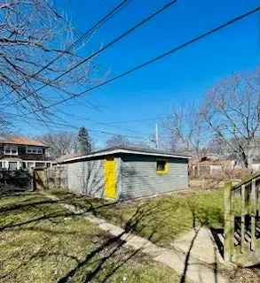 Single-family house For Sale in 11722, South Eggleston Avenue, Chicago, Illinois