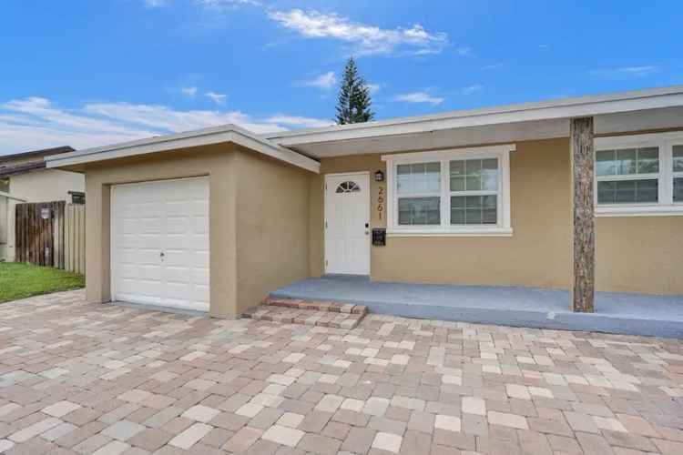 Single-family house For Sale in Pompano Beach, Florida