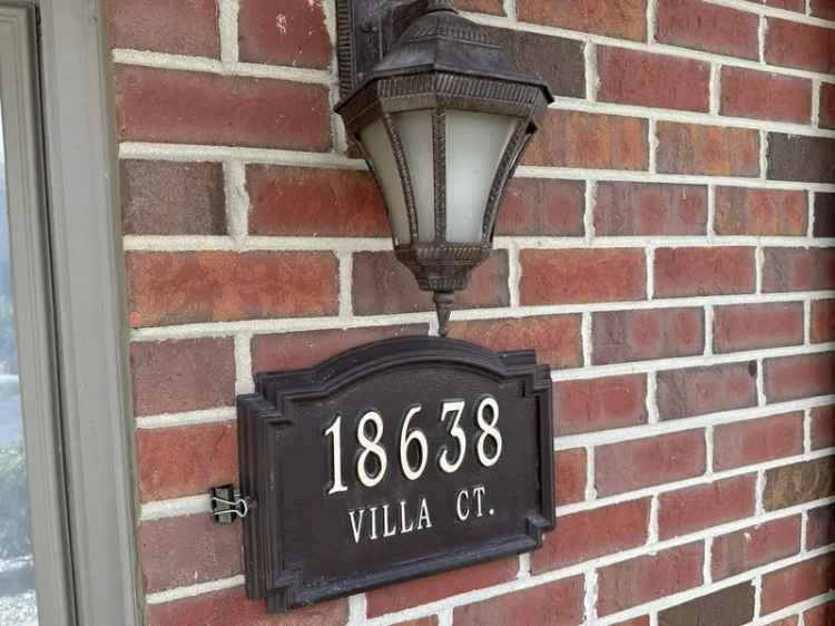 House For Sale in 18638, Villa Court, Lansing, Illinois