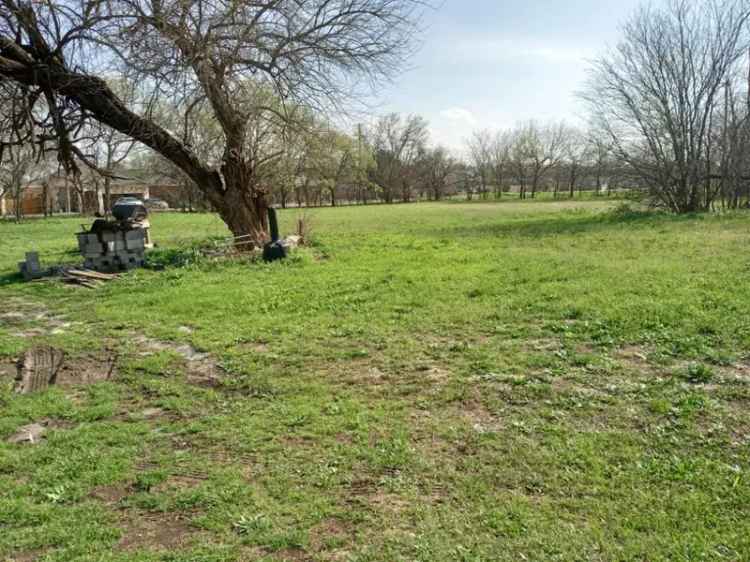 Land For Sale in 612, South Baugh Street, Alvarado, Texas