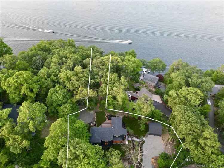 Single-family house For Sale in 33, Lake Drive South, New Fairfield, Connecticut