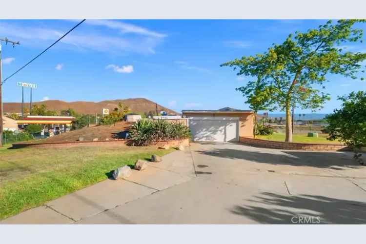 Single-family house For Sale in 6735, Jewel Street, Jurupa Valley, California