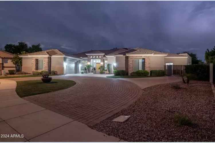 Single-family house For Sale in 2223, East Tonto Place, Chandler, Arizona