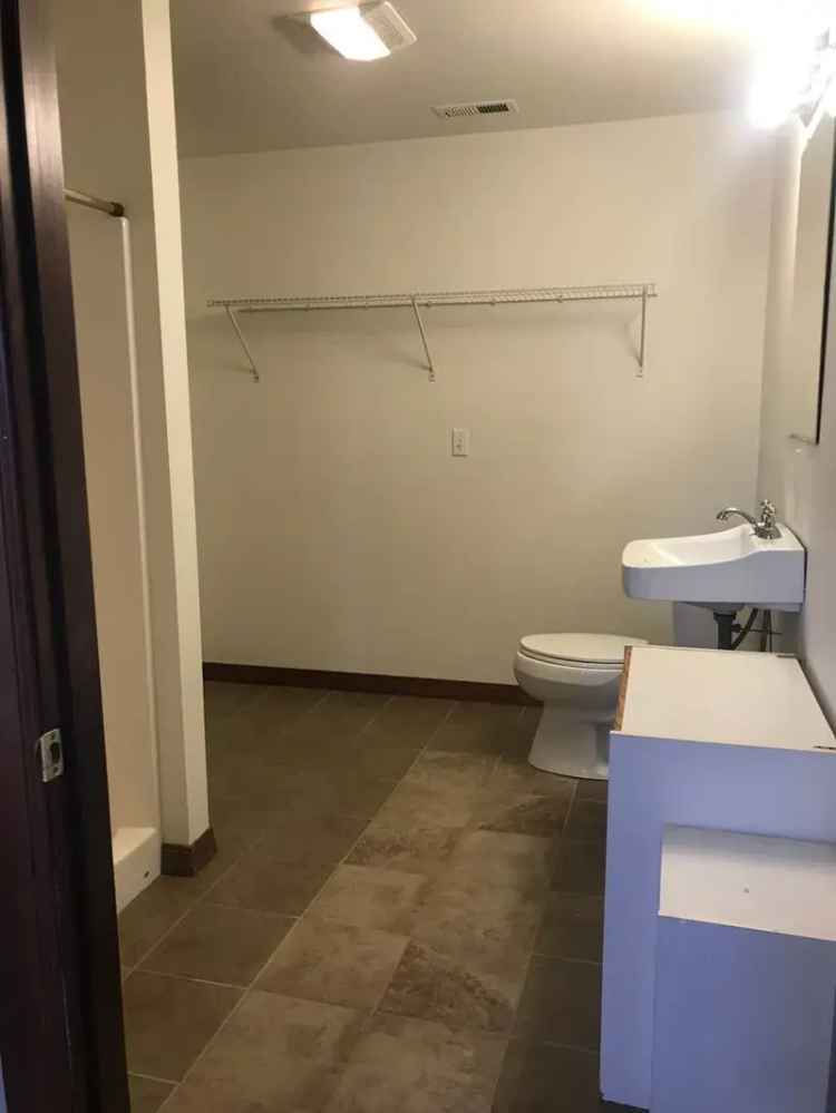 1 Bed 1 Bath Apartment in Hamilton MT - Cozy and Spacious