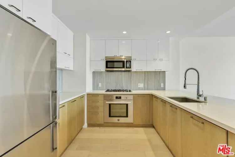 Condo For Sale in 400, South Broadway, Los Angeles, California