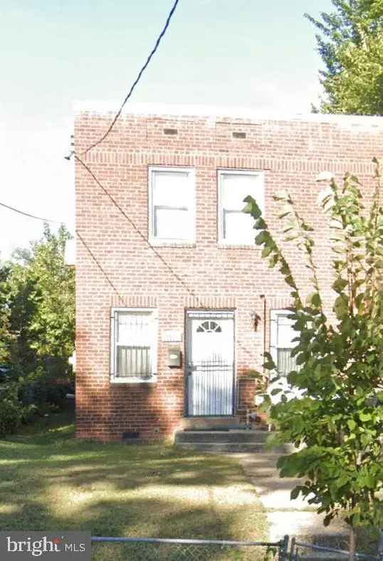 Single-family house For Sale in 5027, Benning Road Southeast, Washington, District of Columbia