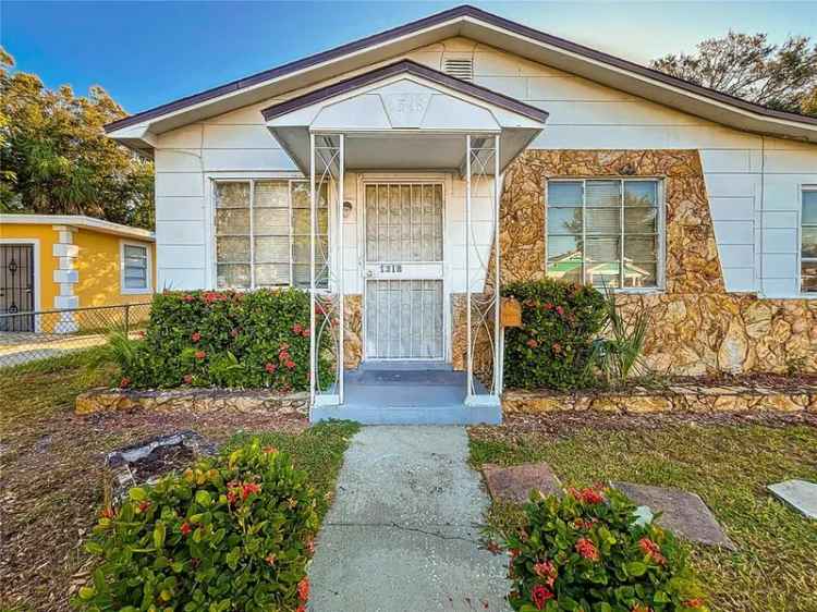 Single-family house For Sale in 1318, Preston Street South, Saint Petersburg, Florida