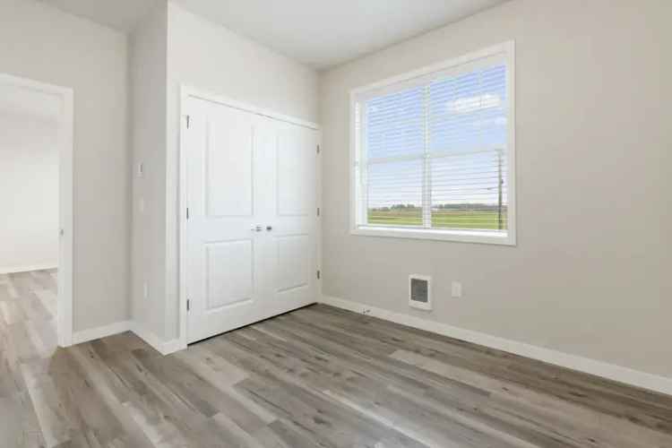 1 Bedroom Apartment in Lynden WA - Mountain Views