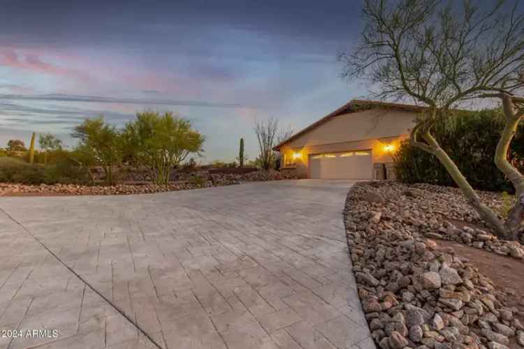 Single-family house For Sale in 36444, North Stardust Lane, Carefree, Arizona