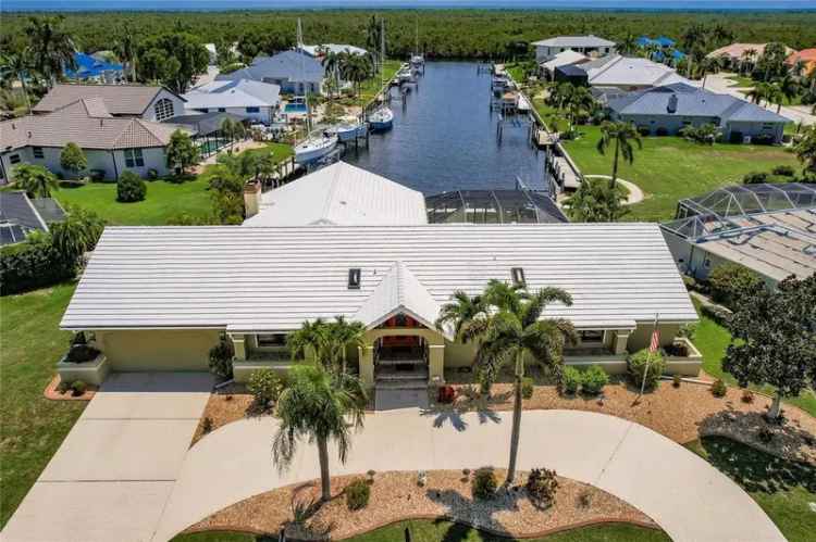 Single-family house For Sale in 1927, Los Alamos Drive, Punta Gorda, Florida