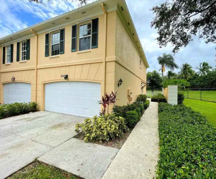 House For Sale in West Palm Beach, Florida