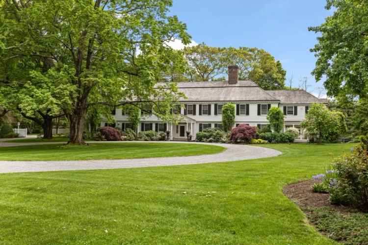 Single-family house For Sale in 36, Chestnut Hill Road, Wilton, Connecticut