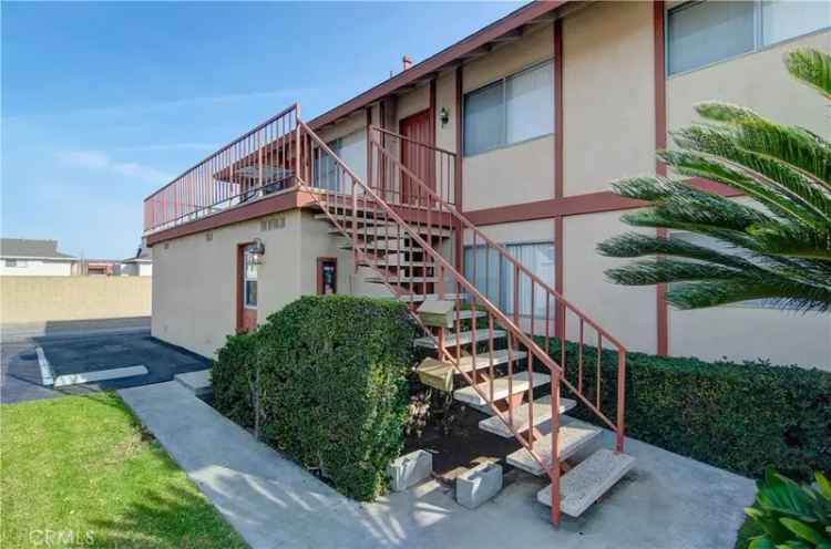 Multi-family house For Sale in 7271, Toulouse Drive, Huntington Beach, California