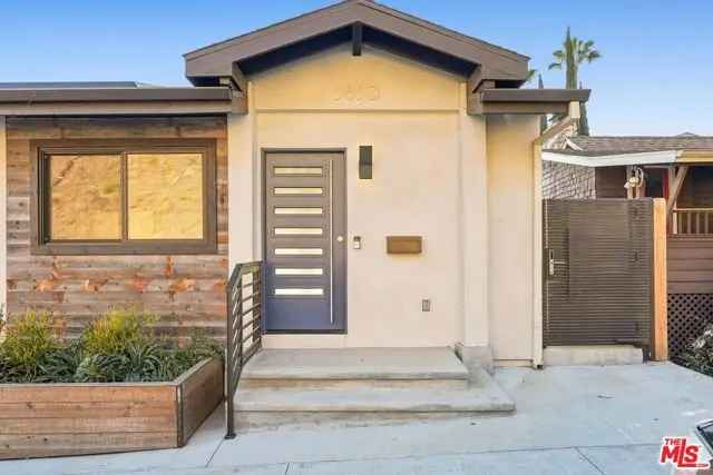 Multi-family house For Sale in 3850, Glenalbyn Drive, Los Angeles, California