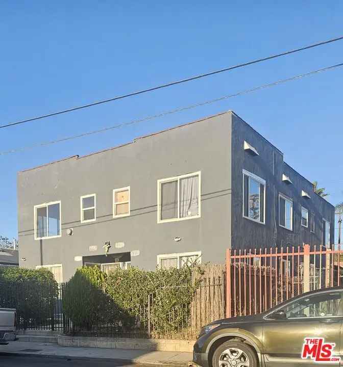 Multi-family house For Sale in Los Angeles, California