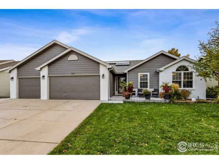 Single-family house For Sale in Windsor, Colorado