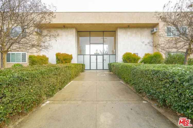 Condo For Sale in 5232, Corteen Place, Los Angeles, California