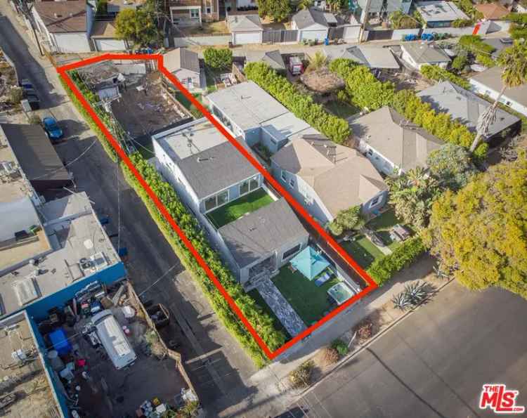 Single-family house For Sale in 835, Sunset Avenue, Los Angeles, California