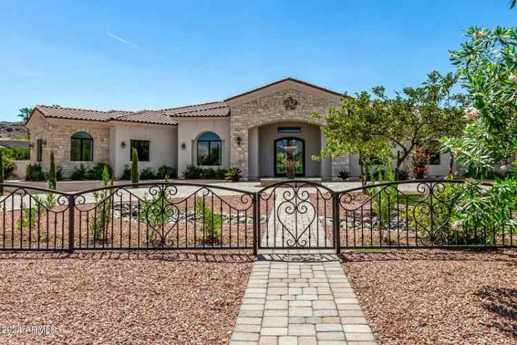 Single-family house For Sale in Paradise Valley, Arizona