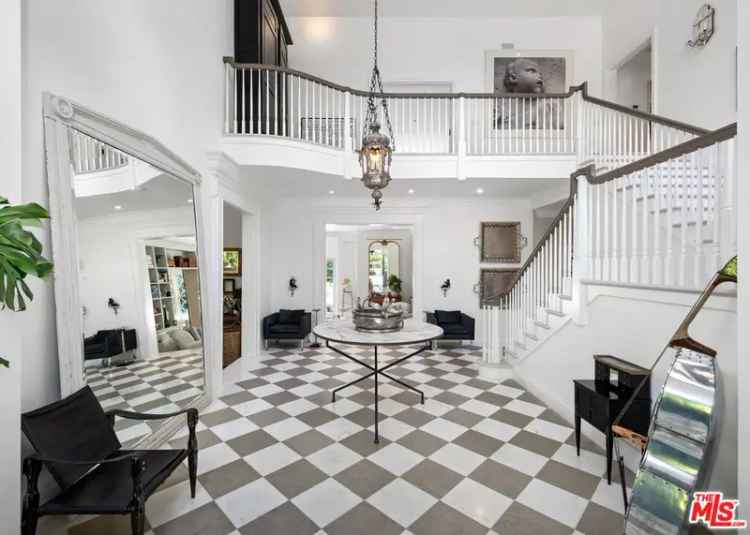 Single-family house For Sale in 1652, Mandeville Canyon Road, Los Angeles, California