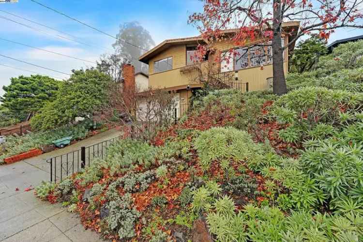 Single-family house For Sale in 663, Grizzly Peak Boulevard, Berkeley, California