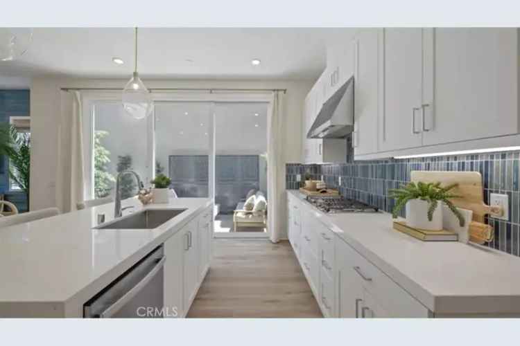 Condo For Sale in Irvine, California