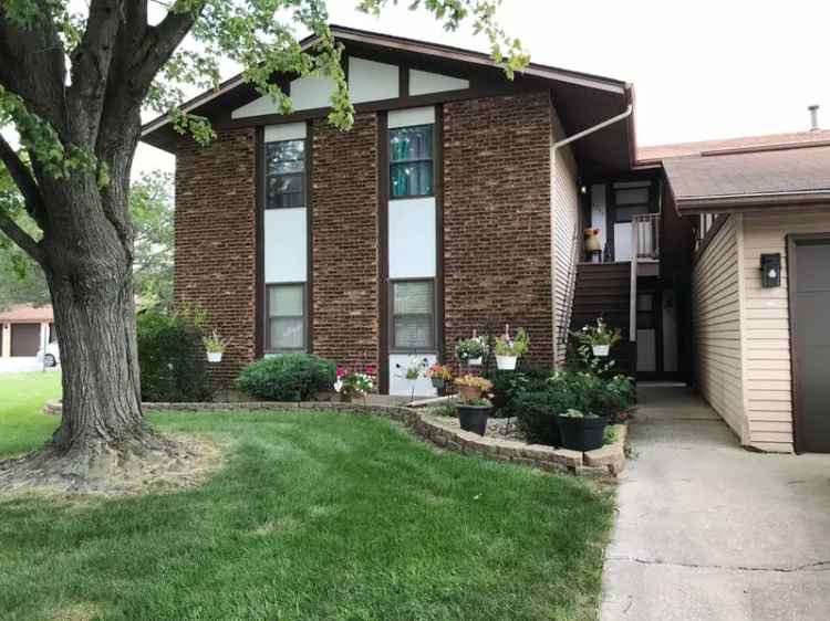 Condo For Sale in 4166, 192nd Court, Country Club Hills, Illinois