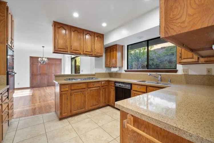 Single-family house For Sale in 2895, Knollwood Drive, Cameron Park, California