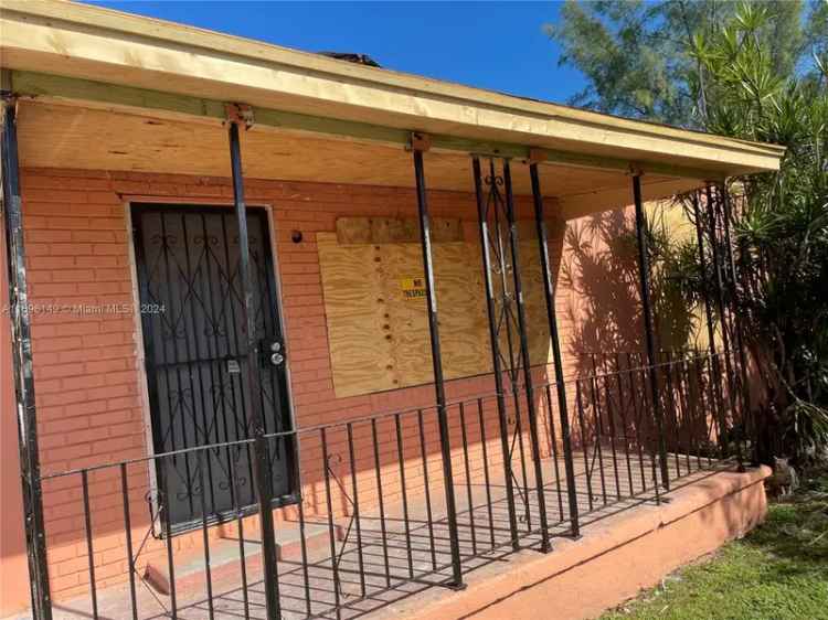 Multi-family house For Sale in 743, Northwest 65th Street, Miami, Florida