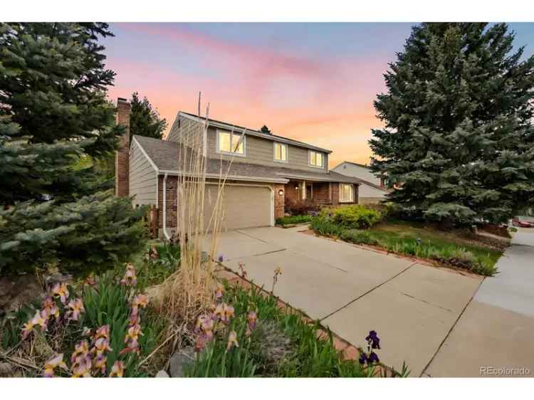 Single-family house For Sale in Arvada, Colorado