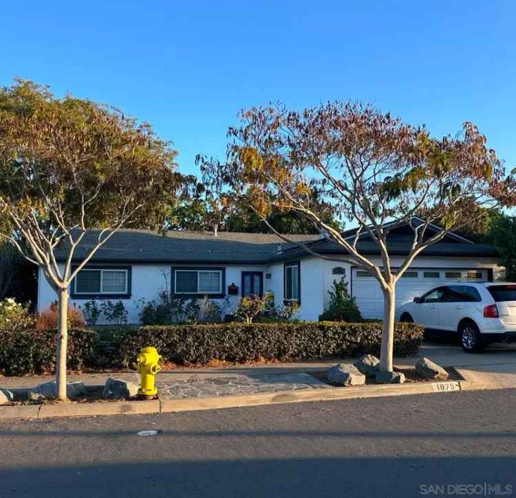 Single-family house For Sale in 1875, Crandall Drive, San Diego, California