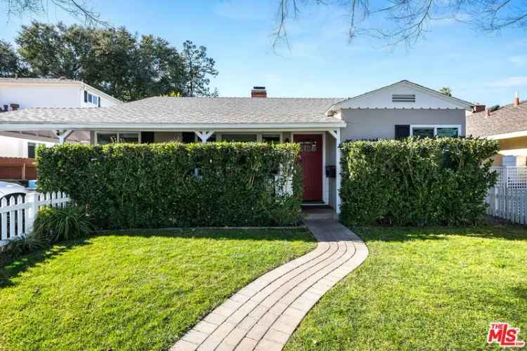 Single-family house For Sale in 4253, Bellaire Avenue, Los Angeles, California