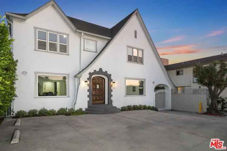 Single-family house For Sale in 736, Crenshaw Boulevard, Los Angeles, California