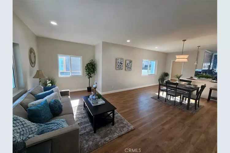 Duplex For Sale in Long Beach, California